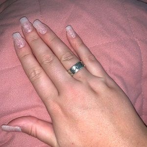 DISCONTINUED James Avery love band SIZE 6